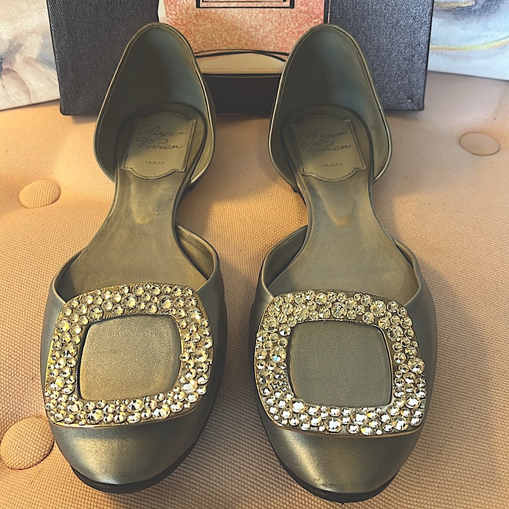 Roger Vivier baby blue satin flats w/brilliant crystal buckles gorgeous sz 34.5 - Picture 16 of 16
